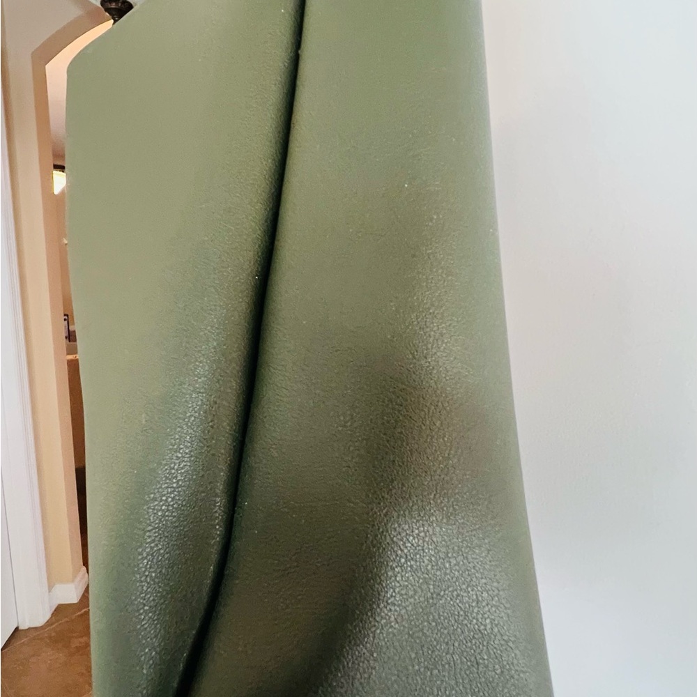 Neiman Marcus Olive Shoulder Bag with Gold Chain Accents. NWOT - Picture 4 of 9